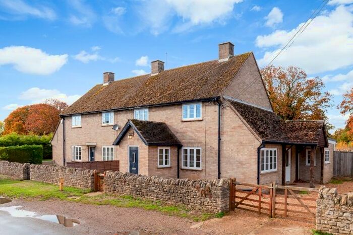 3 Bedroom Semi-Detached House To Rent In Hardwick, Bicester, OX27