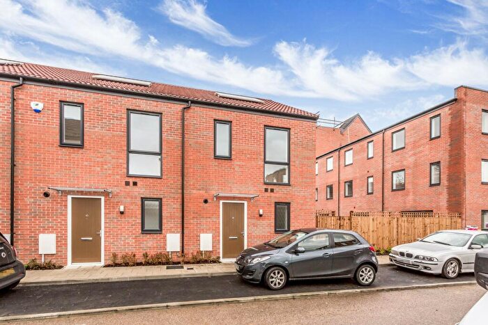 2 Bedroom End Of Terrace House To Rent In Marine Crescent, Hainault, IG6