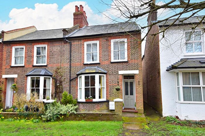 3 Bedroom End Terrace House For Sale In High Street, Abbots Langley, WD5