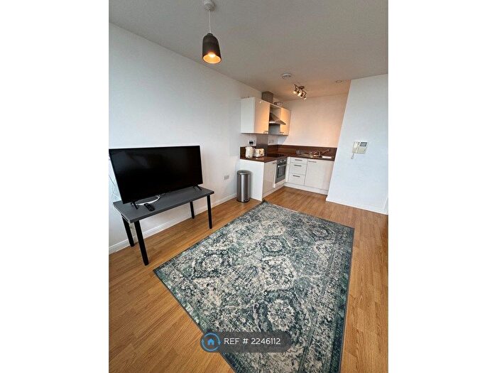 1 Bedroom Flat To Rent In Mann Island, Liverpool, L3