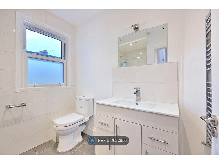 1 Bedroom Terraced House To Rent In Mayflower Road, London, SW9