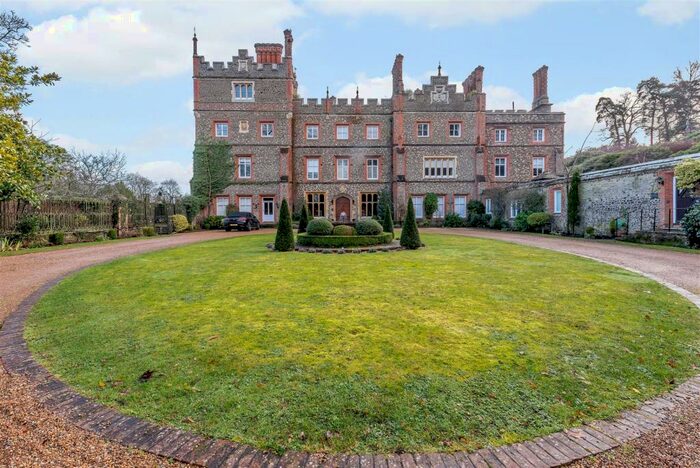 1 Bedroom Apartment For Sale In Albury Park, Albury, Guildford, GU5