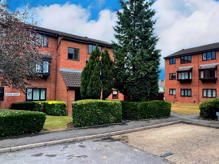 Studio To Rent In King Georges Avenue, Watford, WD18