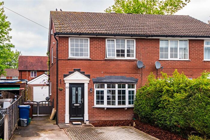 3 Bedroom Semi-Detached House For Sale In Larchwood Crescent, Leyland, PR25