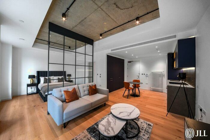 Flat To Rent In Douglass Tower, London, E14