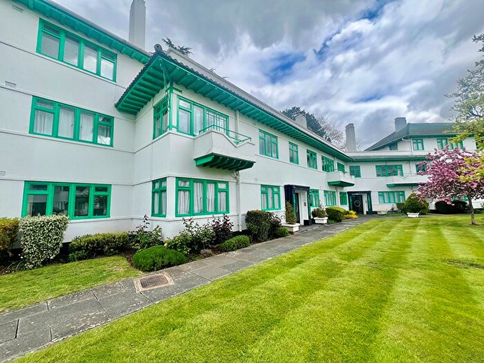 2 Bedroom Flat To Rent In Elm Park Court, Elm Park Road, Pinner, HA5