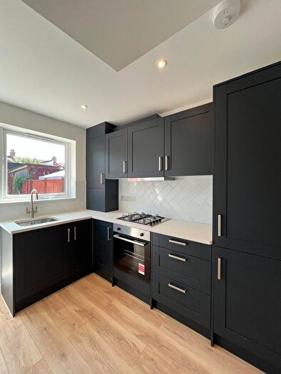 3 Bedroom Semi-Detached House For Sale In London, NW2