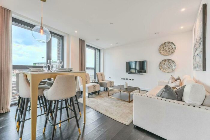 2 Bedroom Flat To Rent In Ponton Road, Battersea, London, SW11