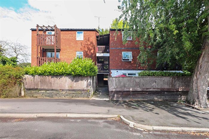 1 Bedroom Flat For Sale In Hobart Road, North Hayes, UB4