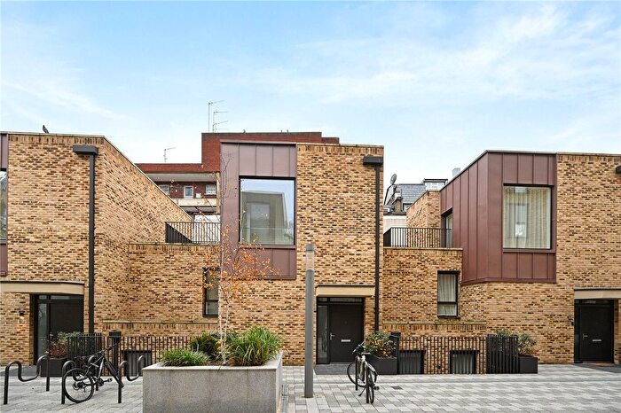 3 Bedroom Detached House For Sale In Hand Axe Yard, London, WC1X