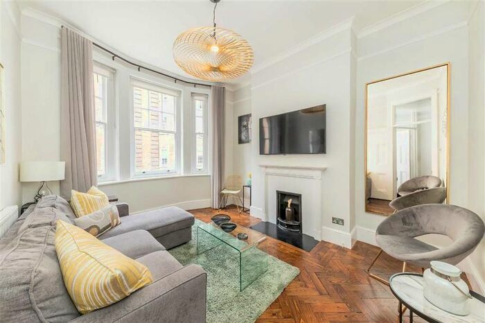3 Bedroom Flat To Rent In Luxborough Street, London, W1U