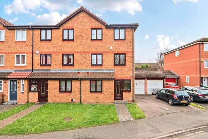 4 Bedroom End Terrace House For Sale In Harlinger Street, London, SE18