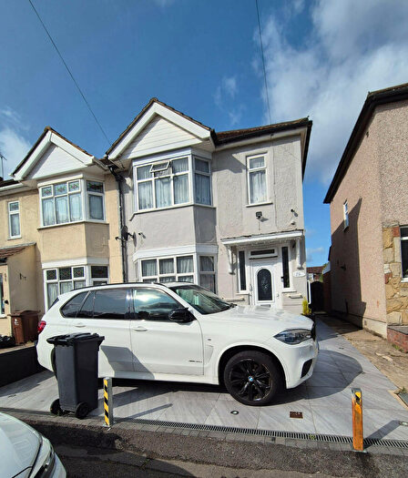 4 Bedroom Terraced House To Rent In Suffolk Road, Dagenham, Essex, RM10