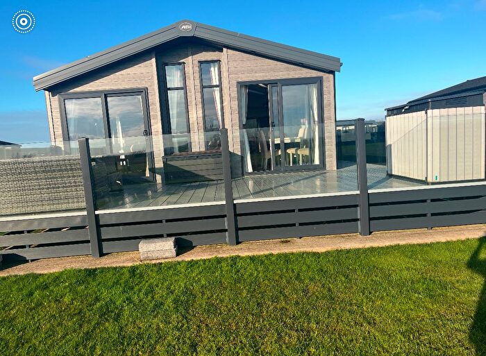 2 Bedroom Mobile/park Home For Sale In Coast Road, Berrow, Burnham-On-Sea, TA8