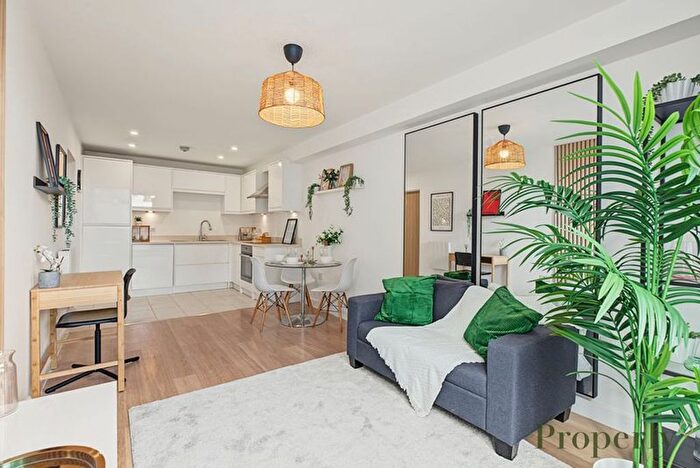 2 Bedroom Flat For Sale In Durnsford Road, London, SW19