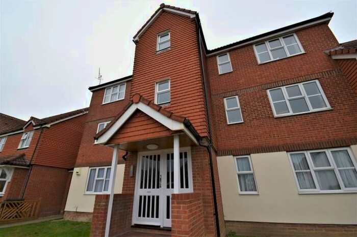 2 Bedroom Flat To Rent In Falmouth Close, Eastbourne, BN23