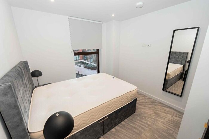 2 Bedroom Apartment To Rent In Parliament Square, Liverpool, Merseyside, L1