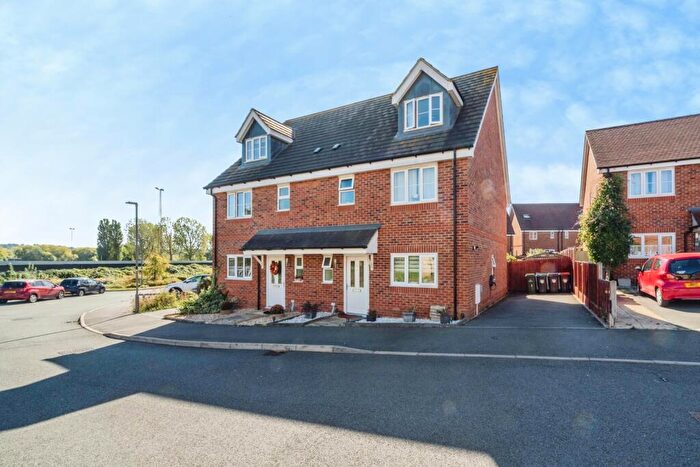 3 Bedroom Semi-Detached House For Sale In Brick Field, Bletchley, Milton Keynes, Buckinghamshire, MK2