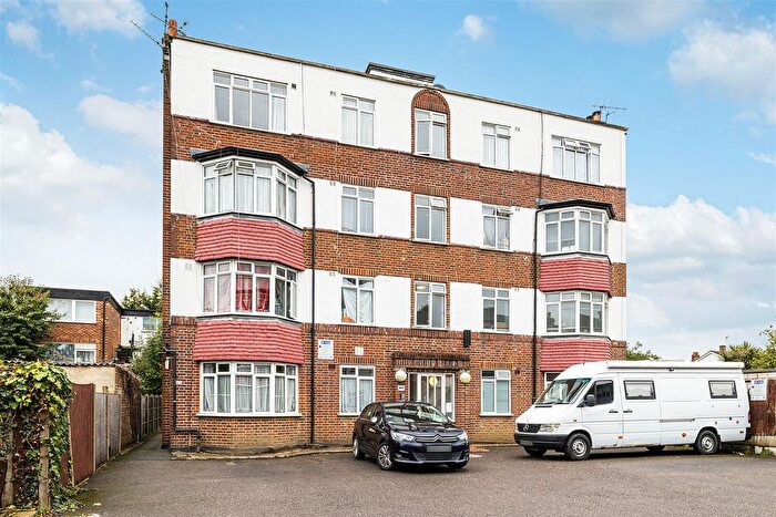 2 Bedroom Flat To Rent In Hainault Road, London, E11