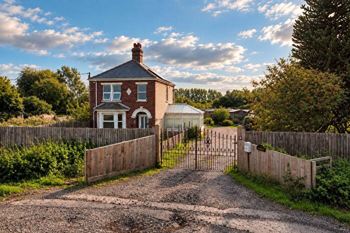 3 Bedroom Detached House For Sale In Barton Road, Wisbech, PE13