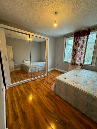 1 Bedroom Flat To Rent In Lampton Road, Hounslow, TW3