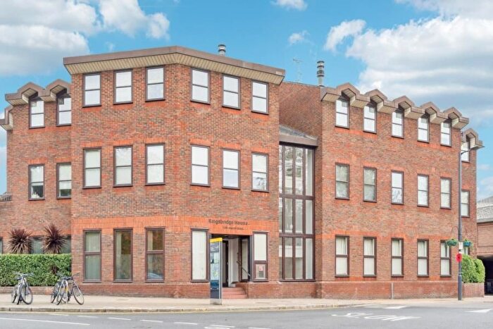 2 Bedroom Flat To Rent In Marsh Road, Pinner, HA5