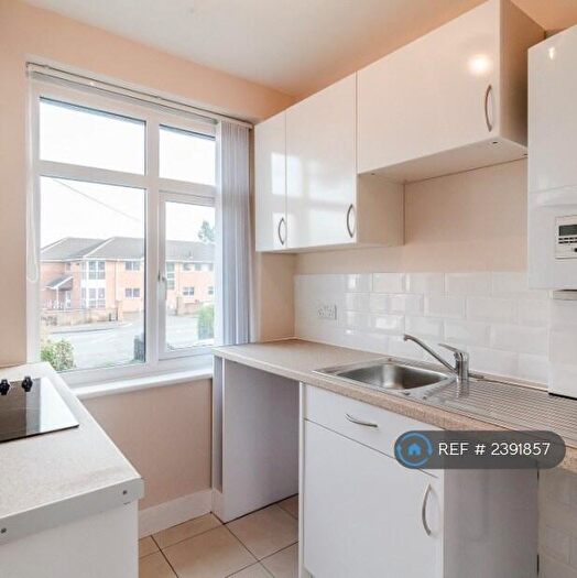 1 Bedroom Maisonette To Rent In Worplesdon Rd, Guildford, GU2