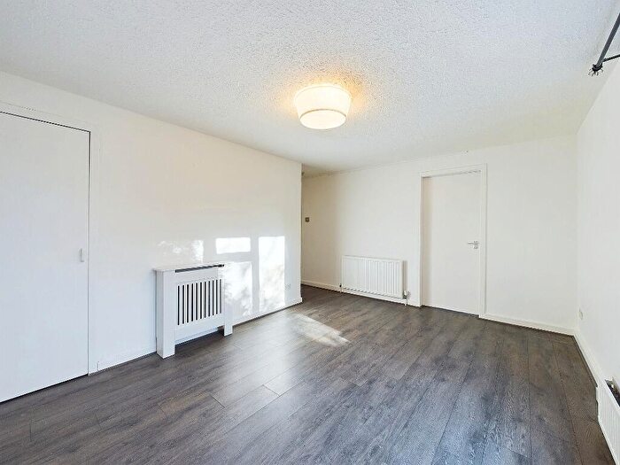 1 Bedroom Flat To Rent In Wardlaw Crescent, Murray, East Kilbride, South Lanarkshire, G75