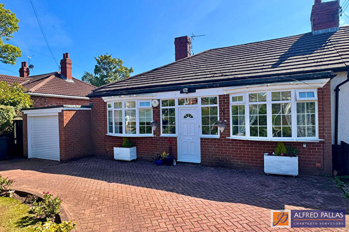 3 Bedroom Semi-Detached Bungalow For Sale In Whitburn Road, Cleadon, SR6