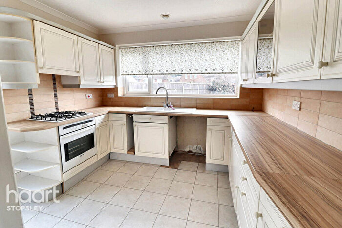 3 Bedroom Chalet For Sale In Langford Drive, Luton, LU2