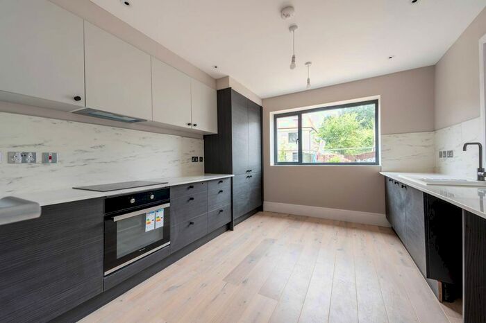 3 Bedroom Semi-Detached House To Rent In Rookwood Avenue, New Malden KT3