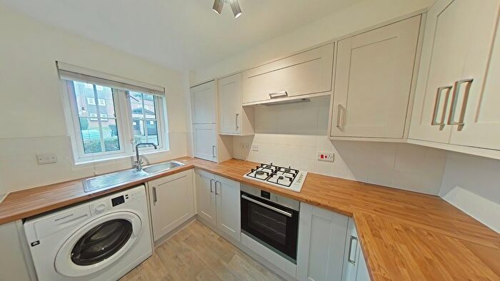 2 Bedroom Flat To Rent In Vermont Close, Waverley Road, Enfield, EN2