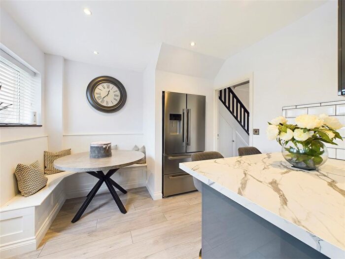3 Bedroom Terraced House For Sale In Gloucester Avenue, Chelmsford, CM2