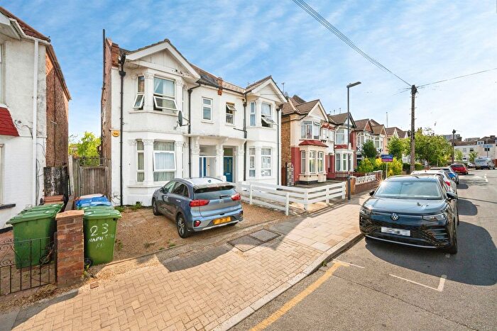 2 Bedroom Maisonette For Sale In Hamilton Road, Harrow, HA1