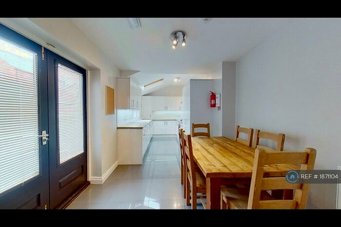 6 Bedroom End Of Terrace House To Rent In Balfour Road, Nottingham, NG7