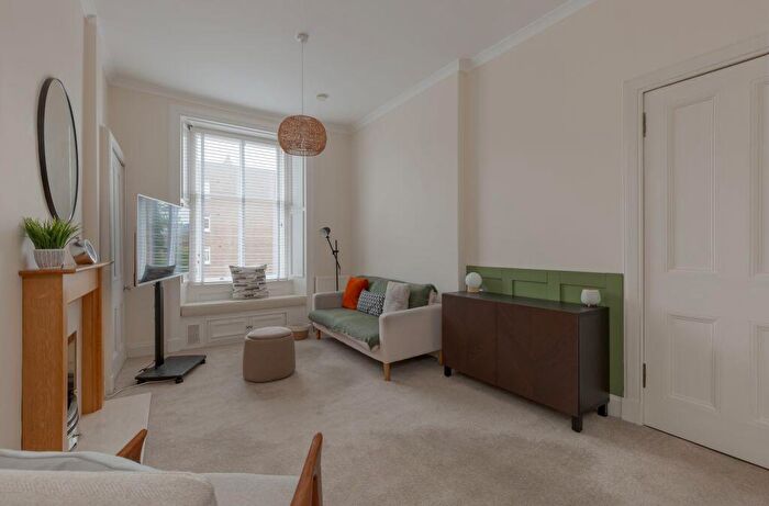 2 Bedroom Flat For Sale In , Canaan Lane, Morningside, Edinburgh, EH10