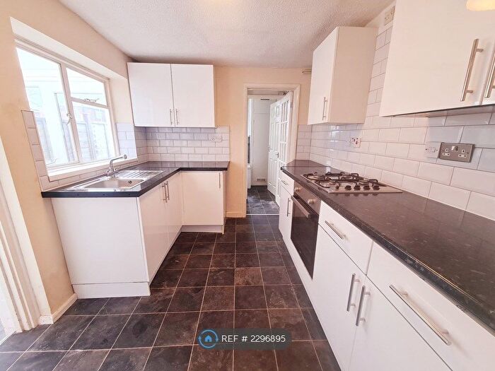 3 Bedroom Terraced House To Rent In Fords Road, Exeter, EX2