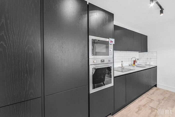 1 Bedroom Flat For Sale In Portal Way, London, W3