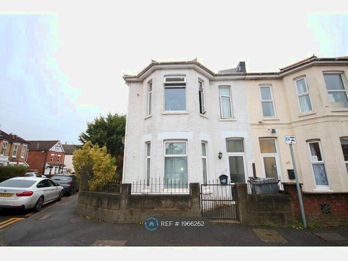 5 Bedroom Semi-Detached House To Rent In Henville Road, Bournemouth, BH8