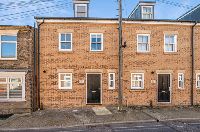 3 Bedroom Town House For Sale In Peckham Street, Bury St. Edmunds, Suffolk, IP33