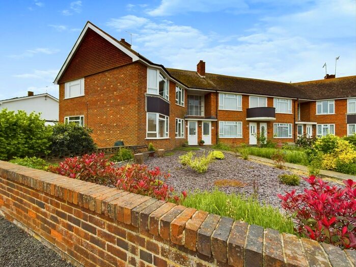 2 Bedroom Flat To Rent In Alinora Crescent, Goring-By-Sea, BN12