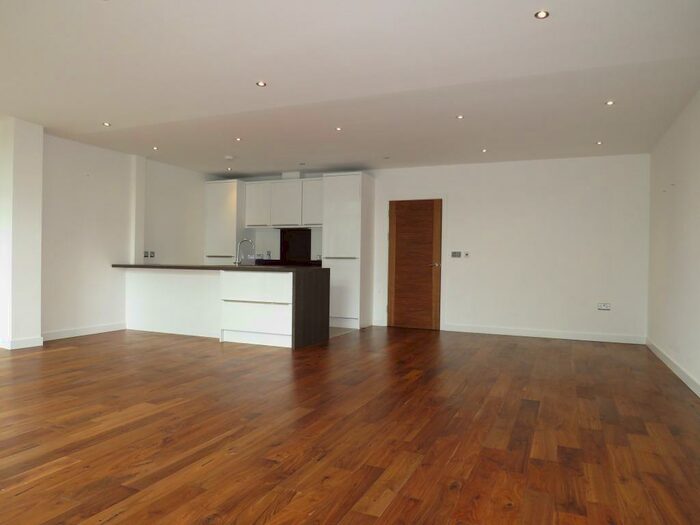 2 Bedroom Apartment To Rent In Waterside North, Lincoln, LN2