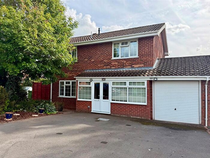 4 Bedroom Link Detached House For Sale In Sandown Drive, Hereford, HR4
