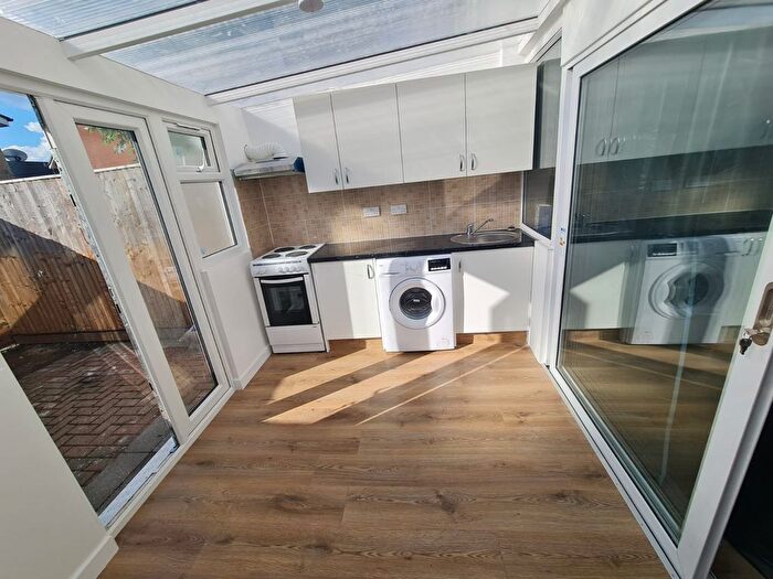 1 Bedroom Flat To Rent In Shropshire Close, Mitcham, CR4