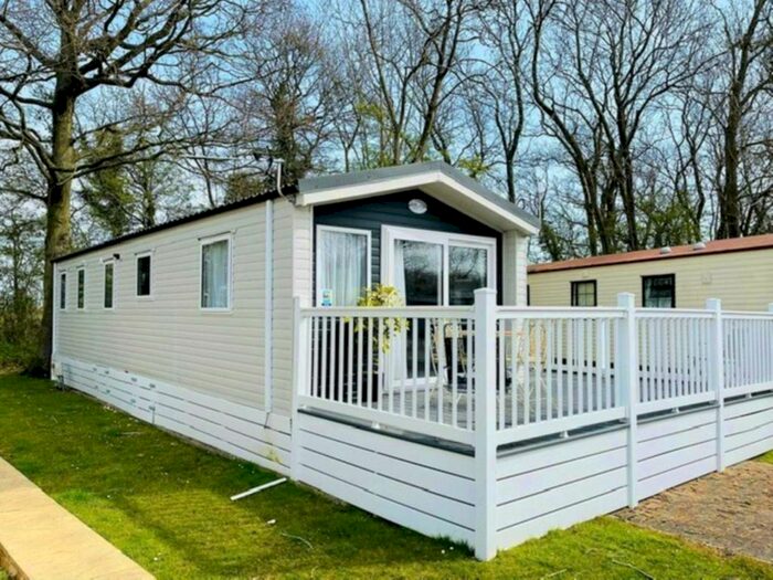 3 Bedroom Mobile/park Home For Sale In Lowes Hill, Kelsale, Saxmundham, IP17