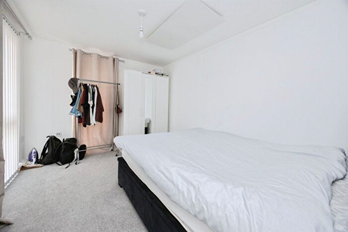 1 Bedroom Flat For Sale In Newtown Apartments, Newtown Road, Ashford, TN24