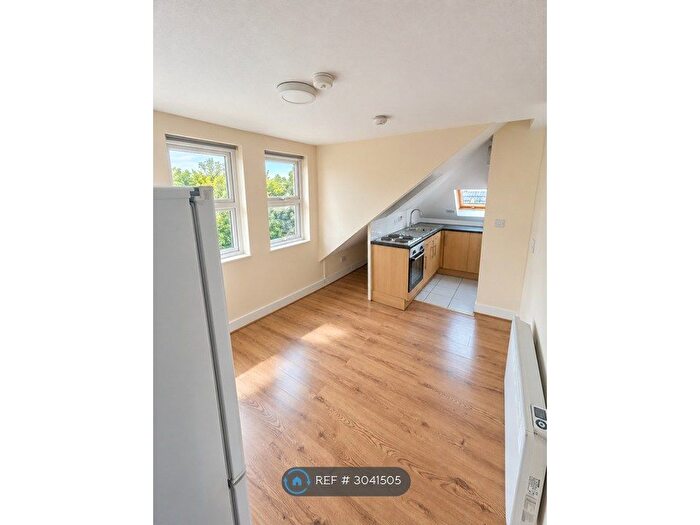 1 Bedroom Flat To Rent In Aldborough Road South, Ilford, IG3