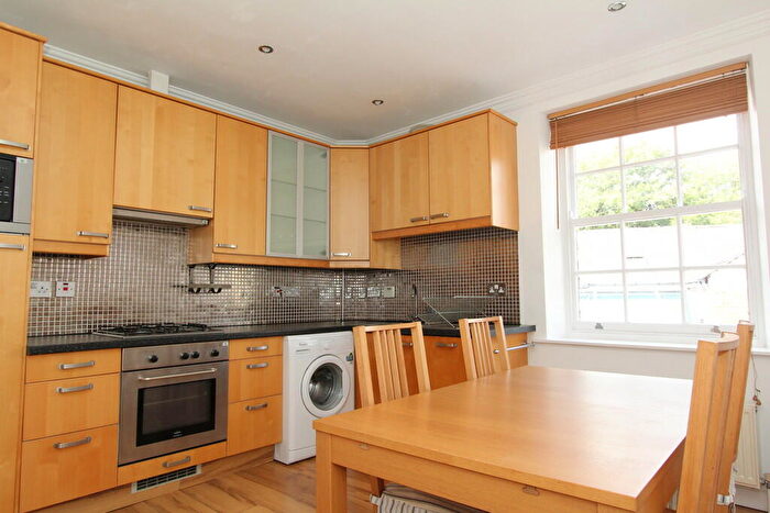 2 Bedroom Flat To Rent In Whitham Road, Sheffield, S10