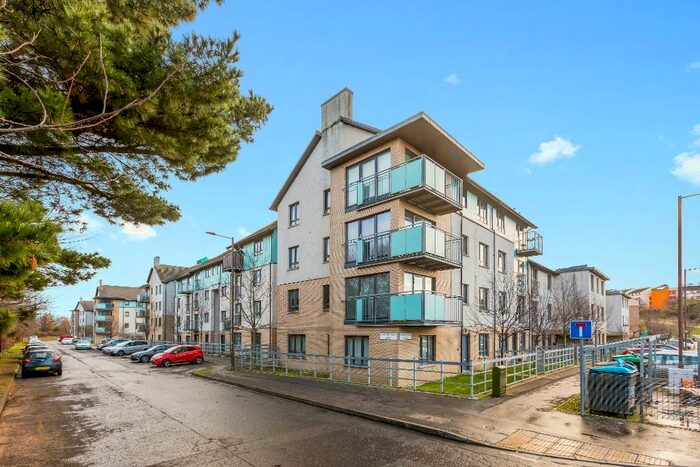 3 Bedroom Flat To Rent In Harvester Way, Edinburgh, EH14