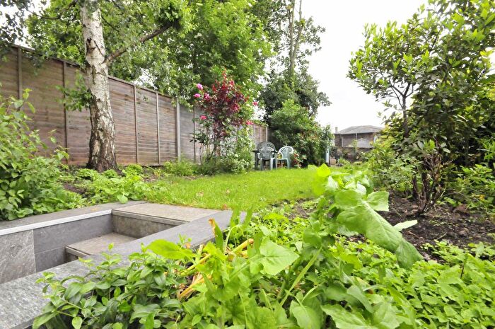 1 Bedroom Flat To Rent In Limes Grove, Lewisham, SE13